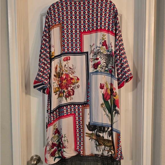 Vilagallo Multicolor Patterned Tunic - Picture 2 of 2